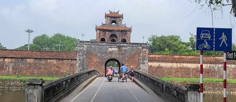 Khe Sanh → Hue City