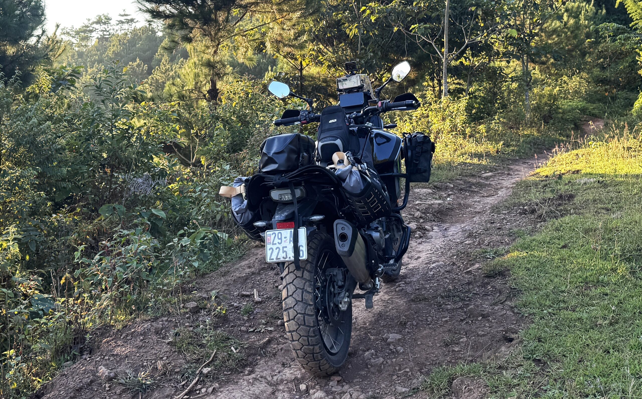 Honda CB500X/ CFmoto 450MT